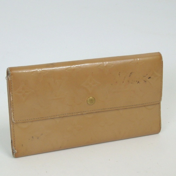 LOUIS VUITTON Vernis Portefeuille Patent Wallet